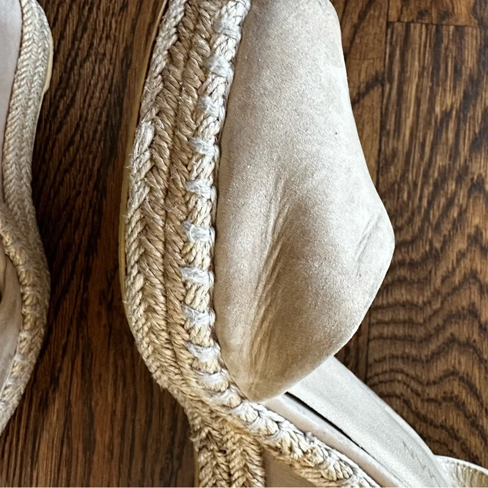 Stuart Weitzman elegant espadrille